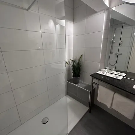 Hogh Χαϊλμπρόν