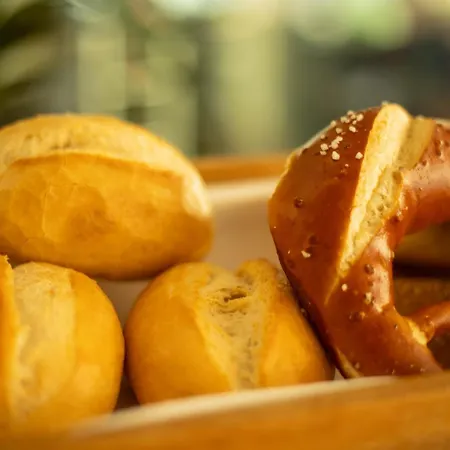 Hogh Ξενοδοχείο Χαϊλμπρόν