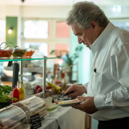 Hogh Ξενοδοχείο