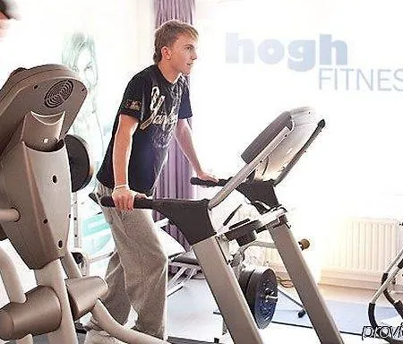 Hogh 3* Χαϊλμπρόν